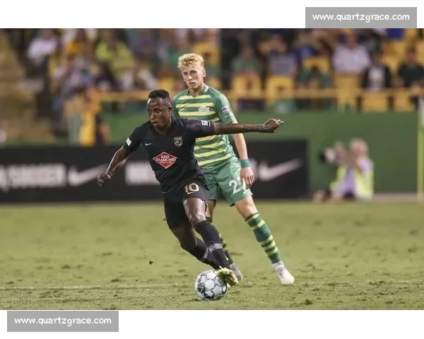 高清足球赛事直播APP下载指南畅享全球赛场精彩即时比分数据分析权威解说 - 副本 (32) - 副本 - 副本 - 副本 - 副本